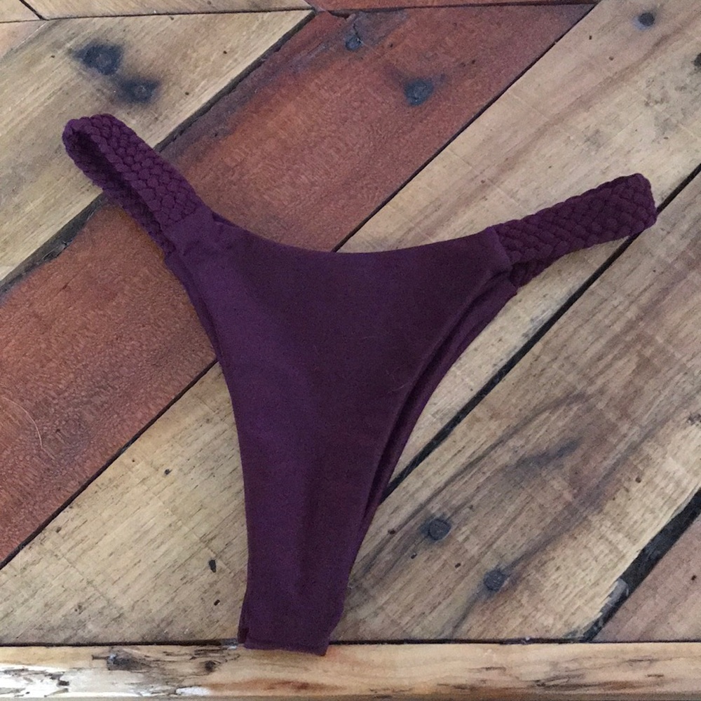 Small cheeky bikini v cut bottoms